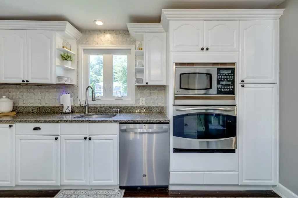 10 Collins Avenue Merrimack NH 03054