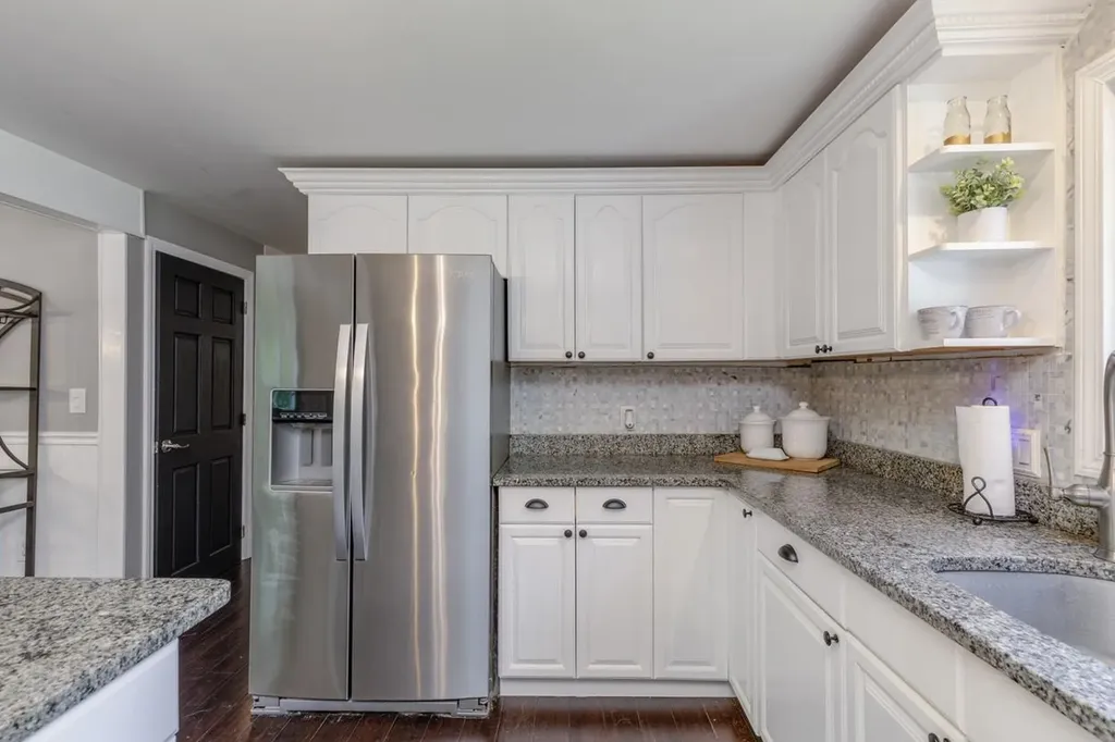 10 Collins Avenue Merrimack NH 03054