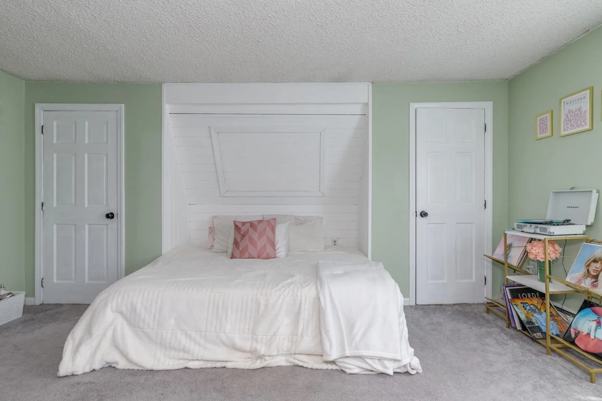 10 Collins Avenue Merrimack NH 03054