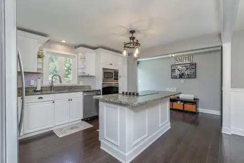 10 Collins Avenue Merrimack NH 03054