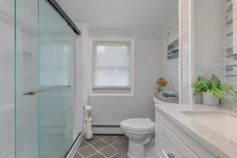 10 Collins Avenue Merrimack NH 03054