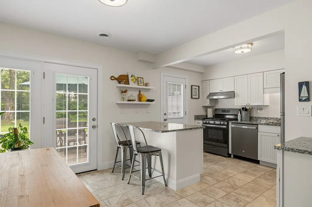 415 High Street Hampton NH 03842