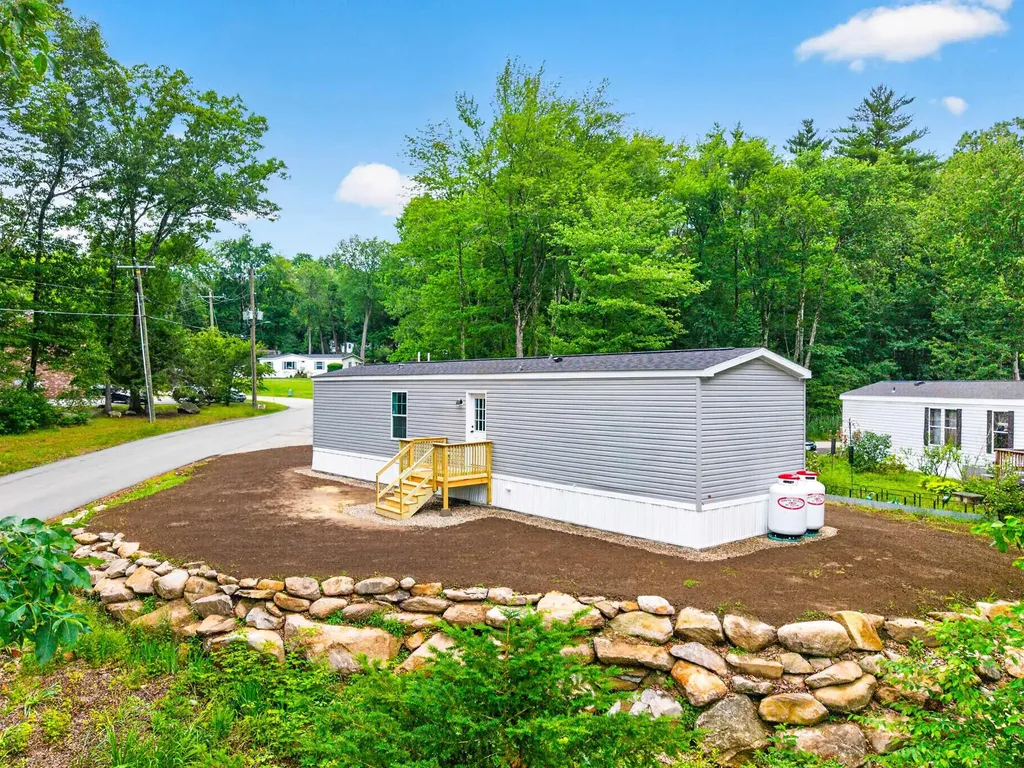 6 Diamond Lane Barrington NH 03825
