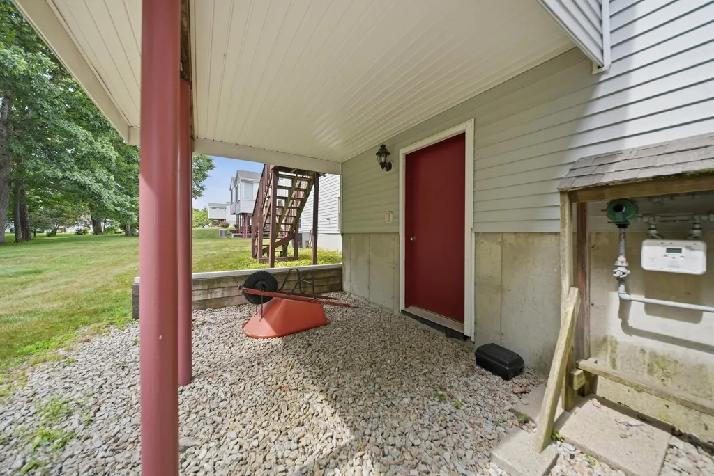 15 Rainbow Drive Londonderry NH 03053