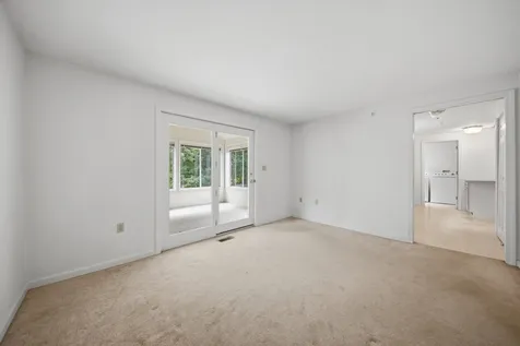 15 Rainbow Drive Londonderry NH 03053