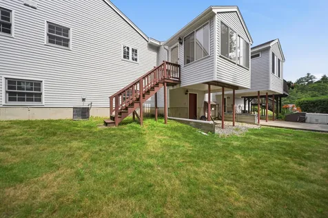 15 Rainbow Drive Londonderry NH 03053