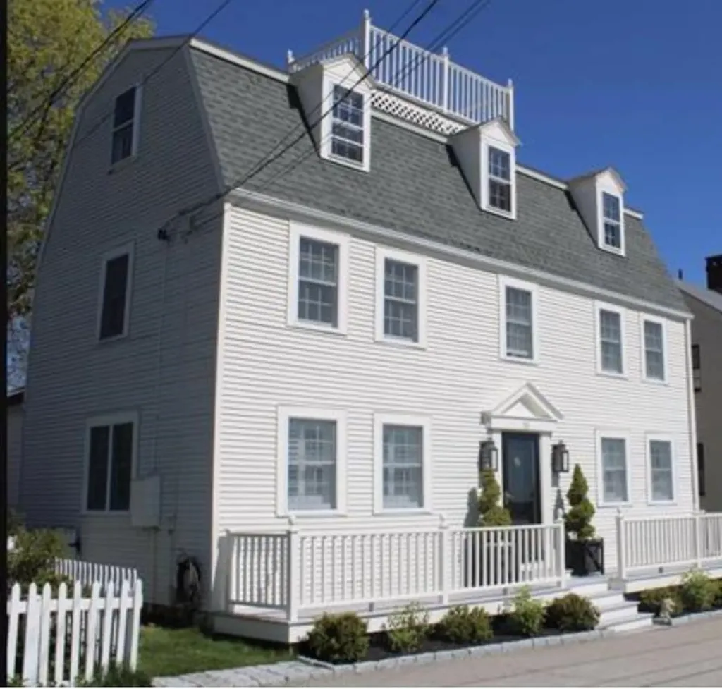 16 Wentworth Road New Castle NH 03854