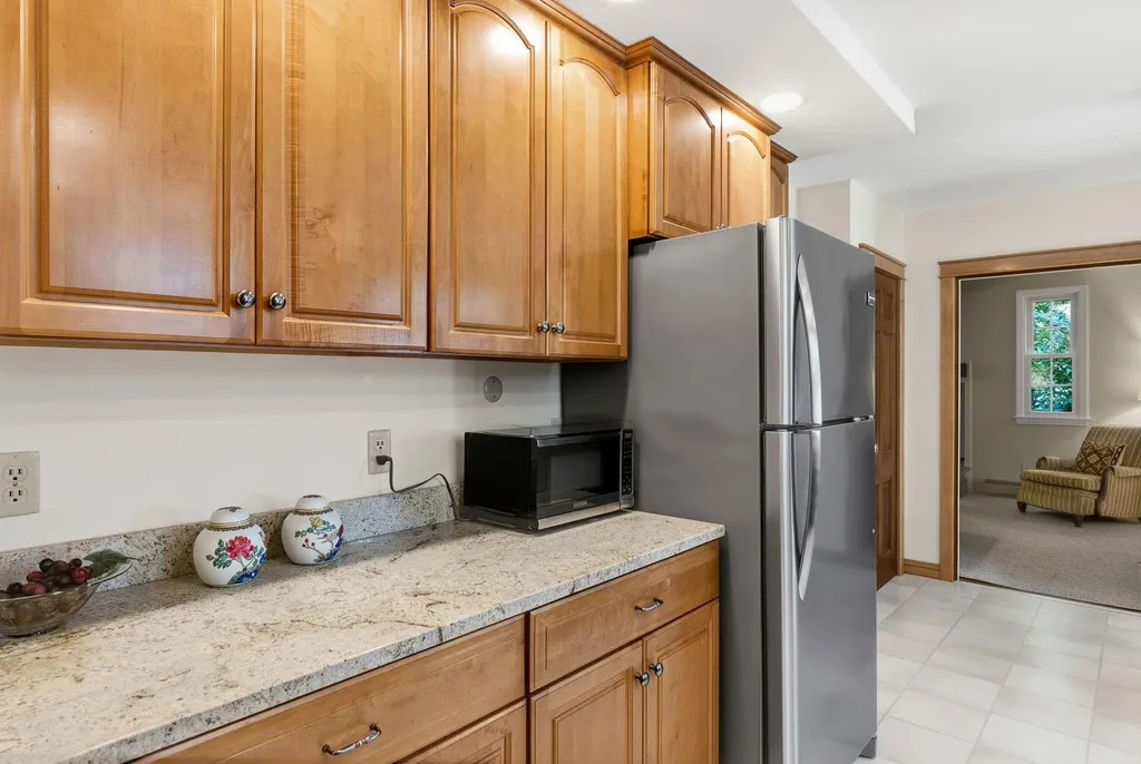 16 Williamsburg Drive Amherst NH 03031