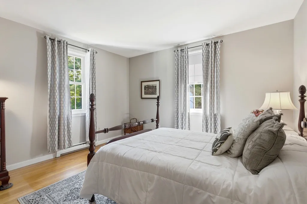 16 Williamsburg Drive Amherst NH 03031