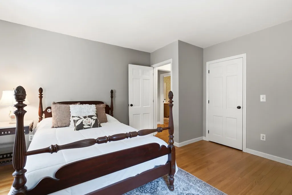 16 Williamsburg Drive Amherst NH 03031