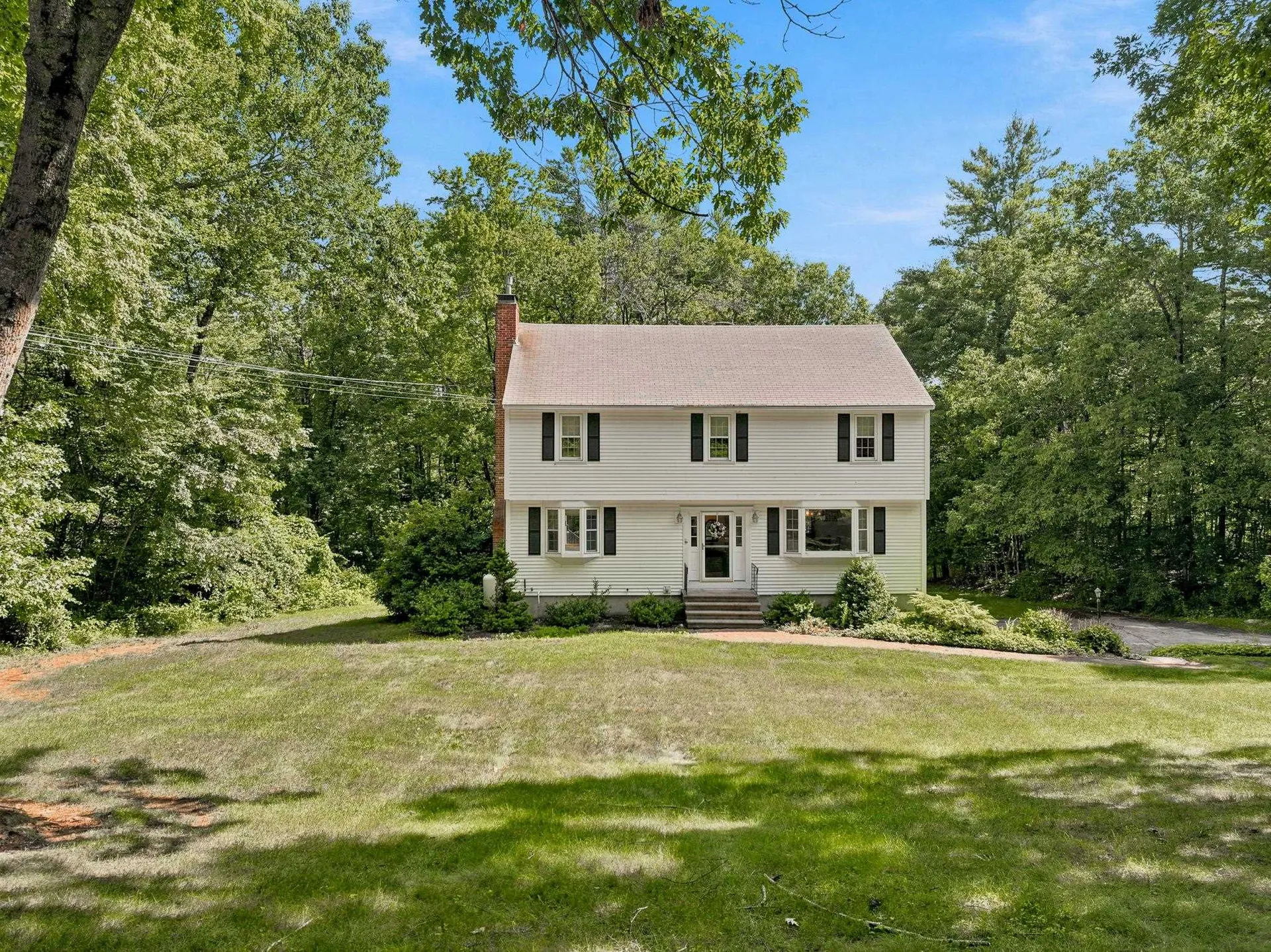 16 Williamsburg Drive Amherst NH 03031
