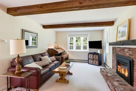 16 Williamsburg Drive Amherst NH 03031