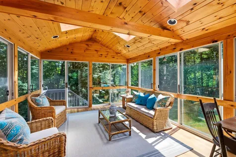 16 Williamsburg Drive Amherst NH 03031