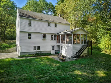 16 Williamsburg Drive Amherst NH 03031