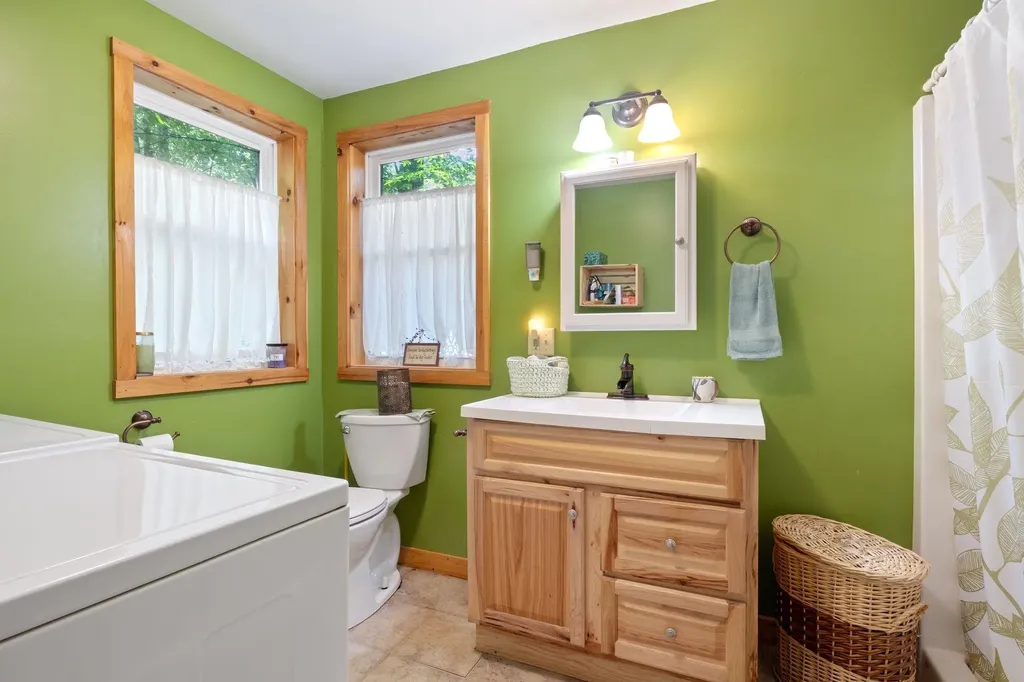 75 Black Cove Road Wakefield NH 03872