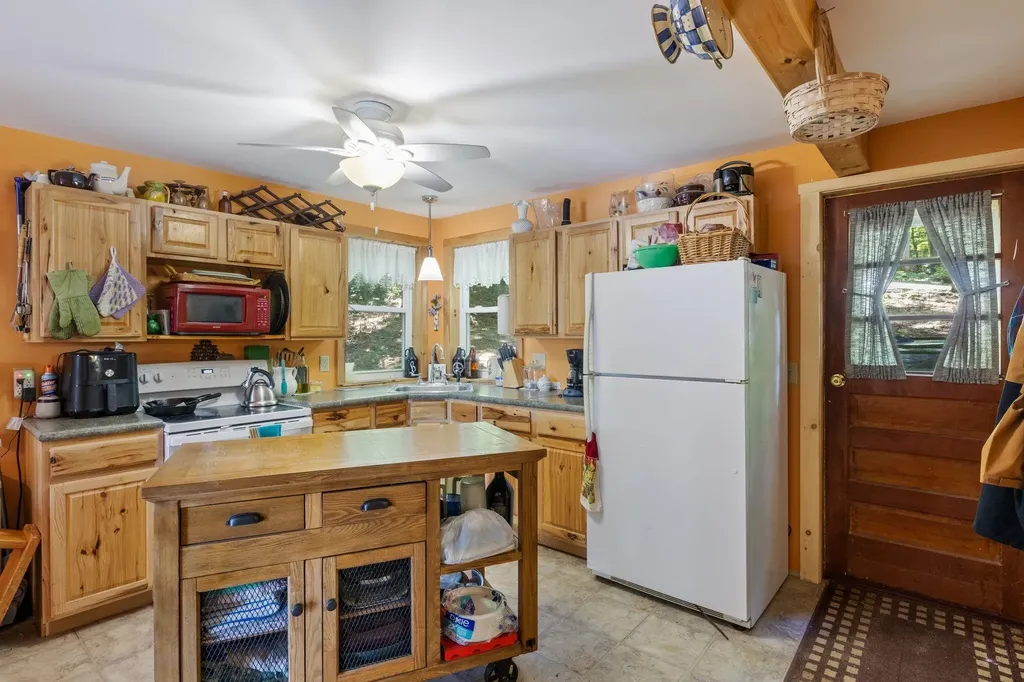 75 Black Cove Road Wakefield NH 03872