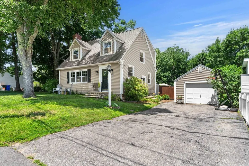 83 Violet Street Manchester NH 03102