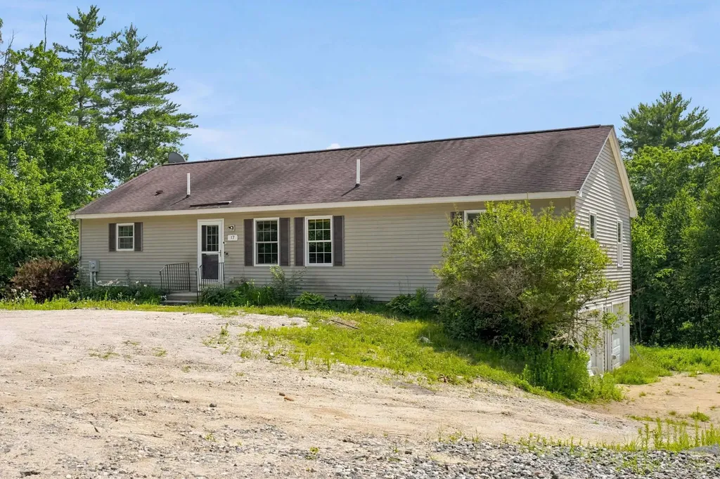 17 Vista Way Barrington NH 03825