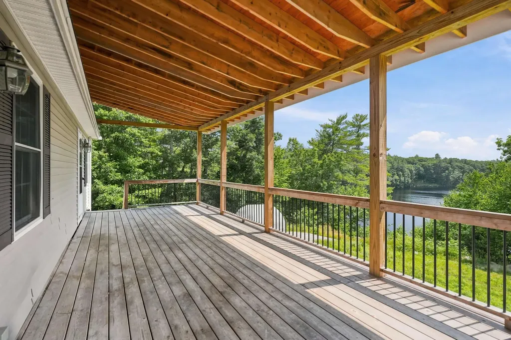 17 Vista Way Barrington NH 03825