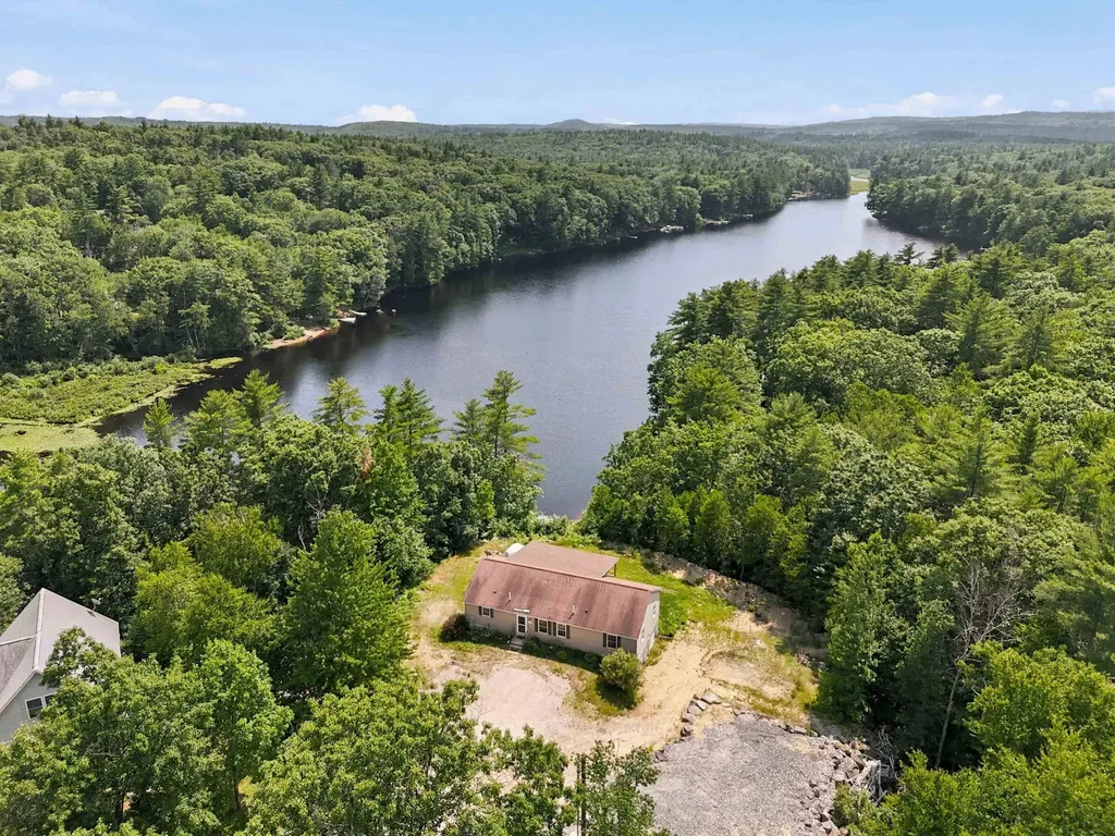 17 Vista Way Barrington NH 03825
