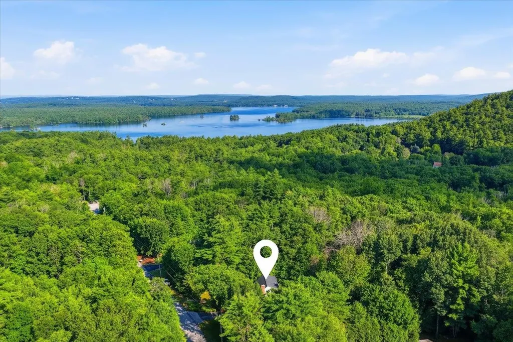 16 Lakeview Way Auburn NH 03032