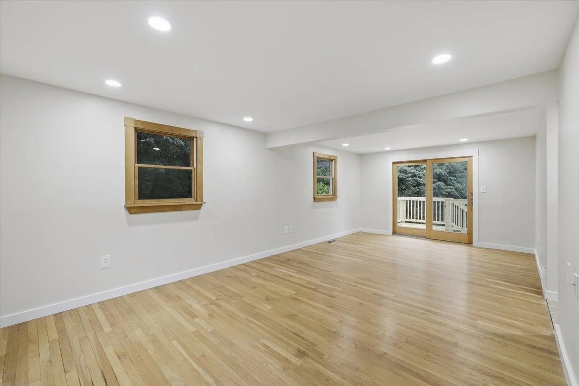 16 Lakeview Way Auburn NH 03032