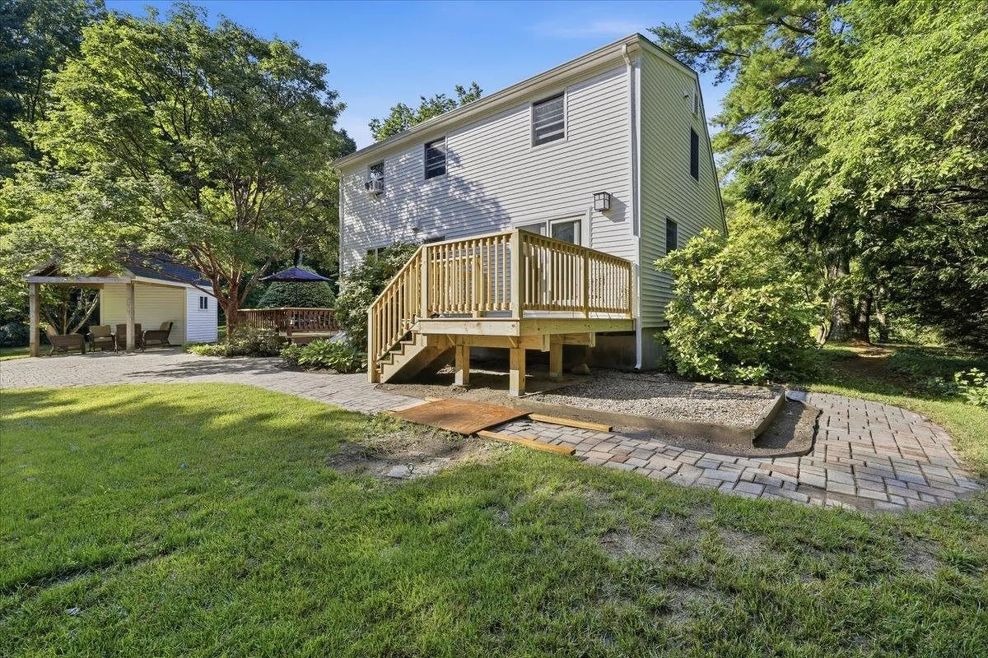16 Lakeview Way Auburn NH 03032