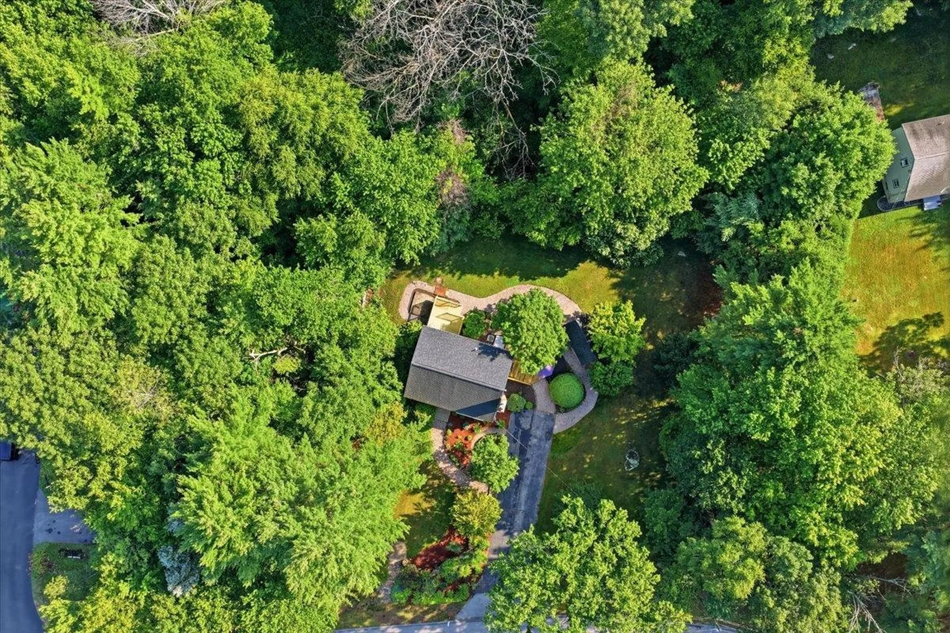 16 Lakeview Way Auburn NH 03032
