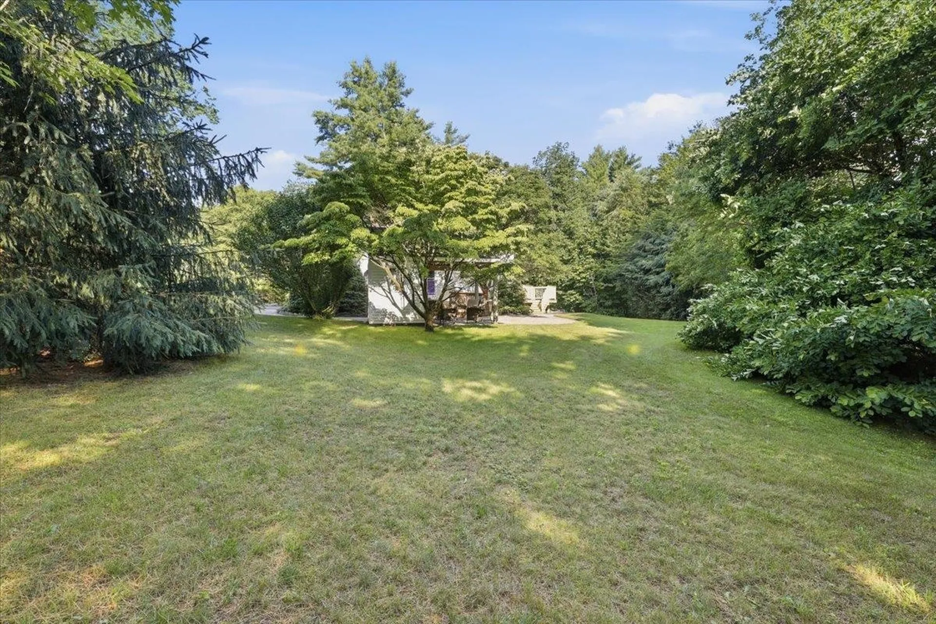 16 Lakeview Way Auburn NH 03032