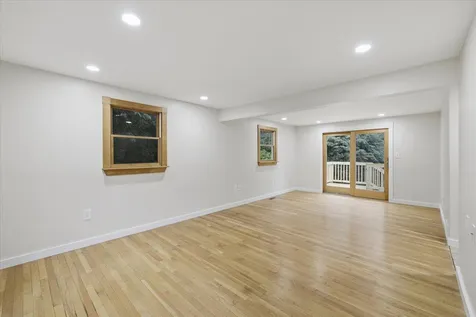 16 Lakeview Way Auburn NH 03032