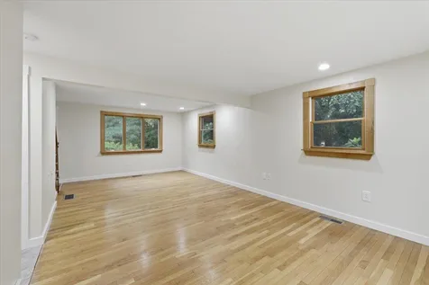 16 Lakeview Way Auburn NH 03032