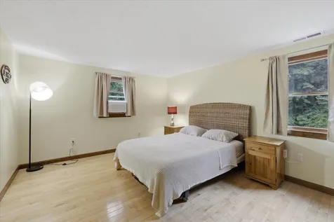 16 Lakeview Way Auburn NH 03032