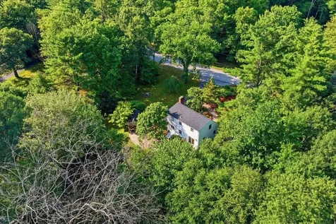 16 Lakeview Way Auburn NH 03032