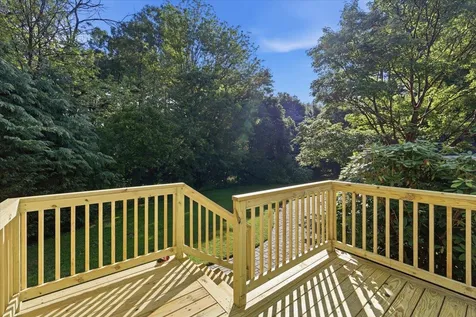 16 Lakeview Way Auburn NH 03032