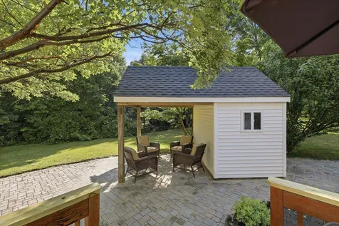 16 Lakeview Way Auburn NH 03032