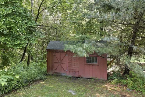16 Lakeview Way Auburn NH 03032