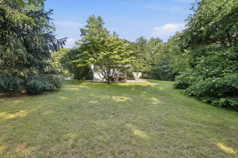 16 Lakeview Way Auburn NH 03032