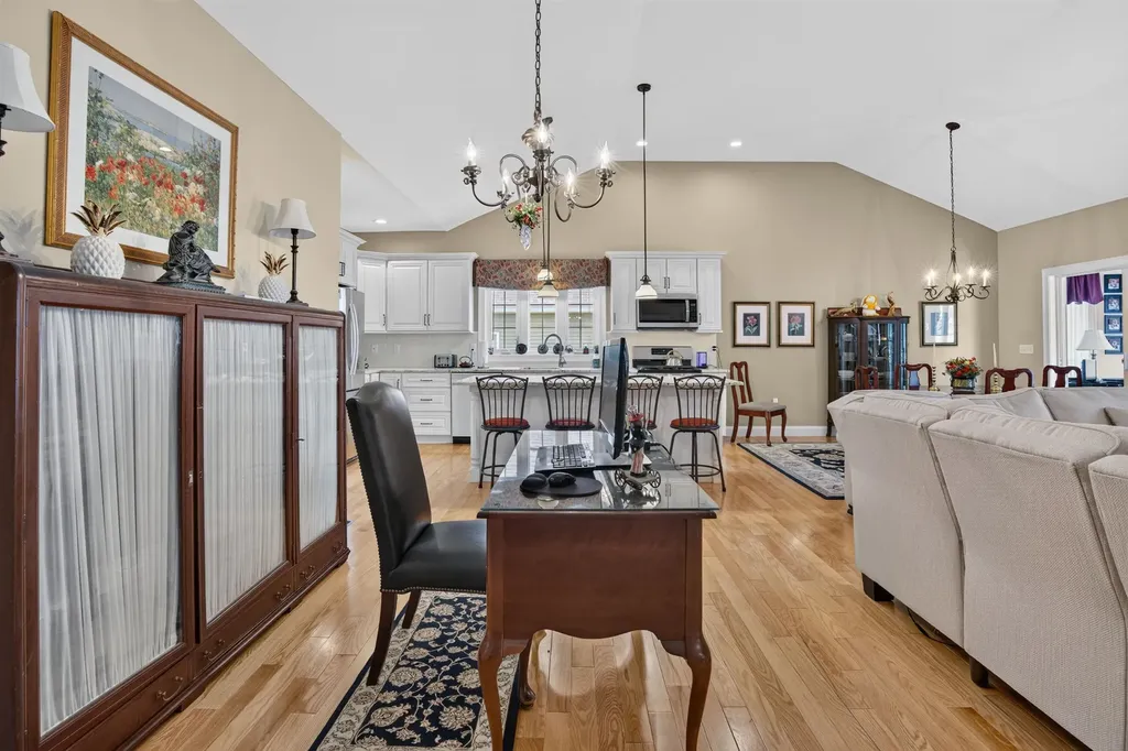 28 Torrey Pines Circle Plaistow NH 03865