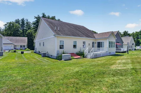 28 Torrey Pines Circle Plaistow NH 03865