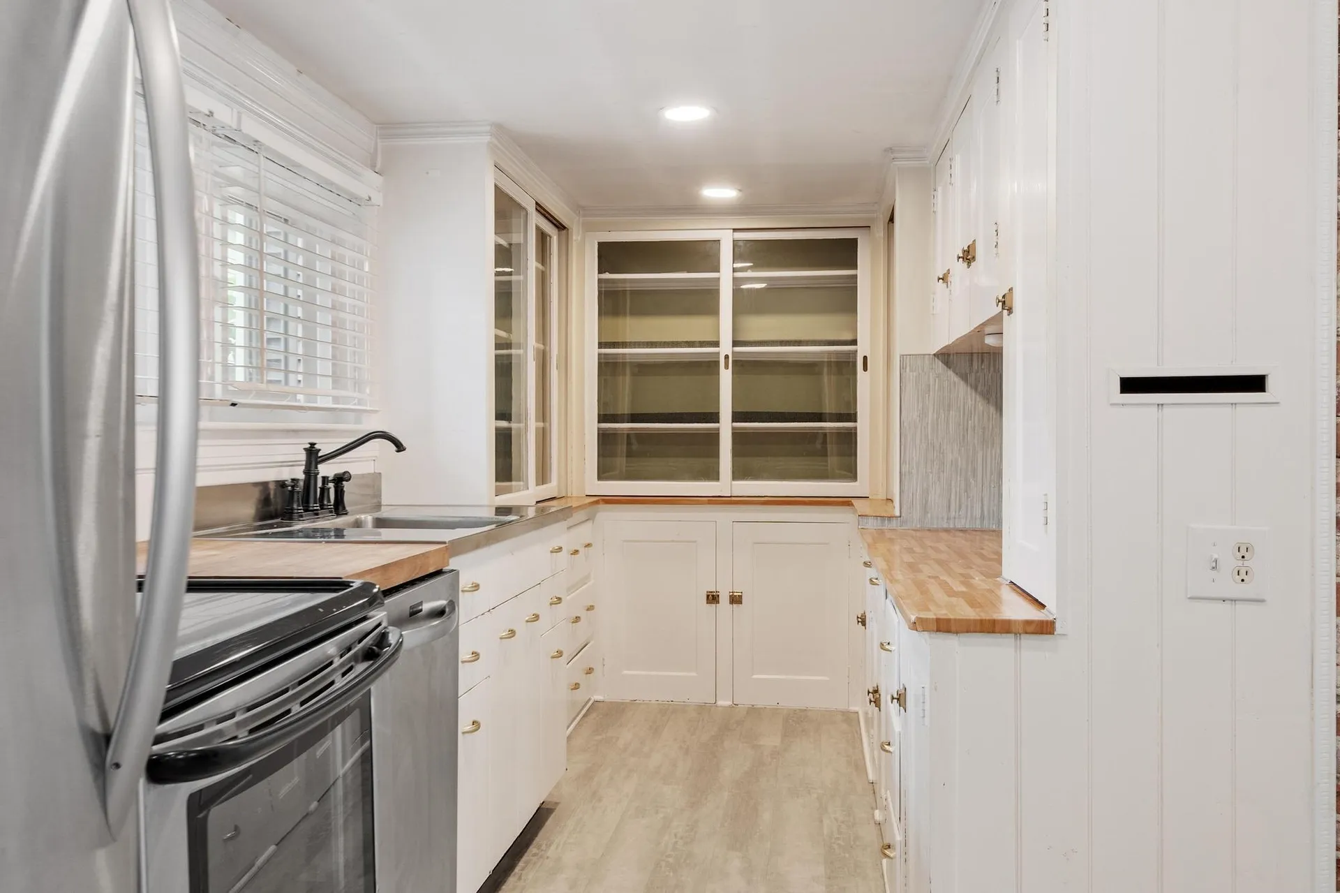 98 Vine Street Nashua NH 03060