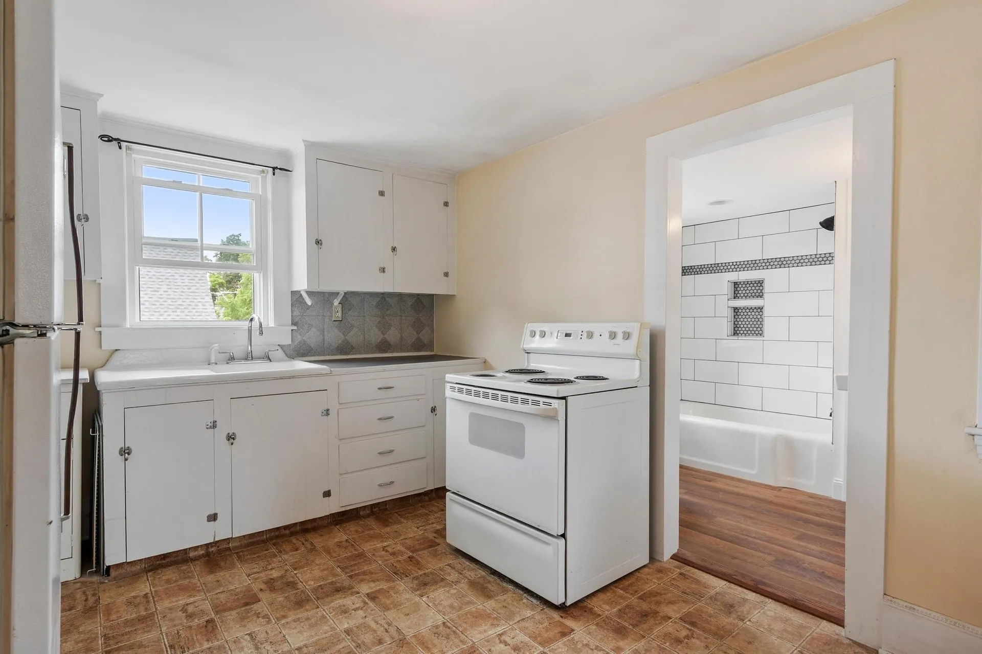 98 Vine Street Nashua NH 03060