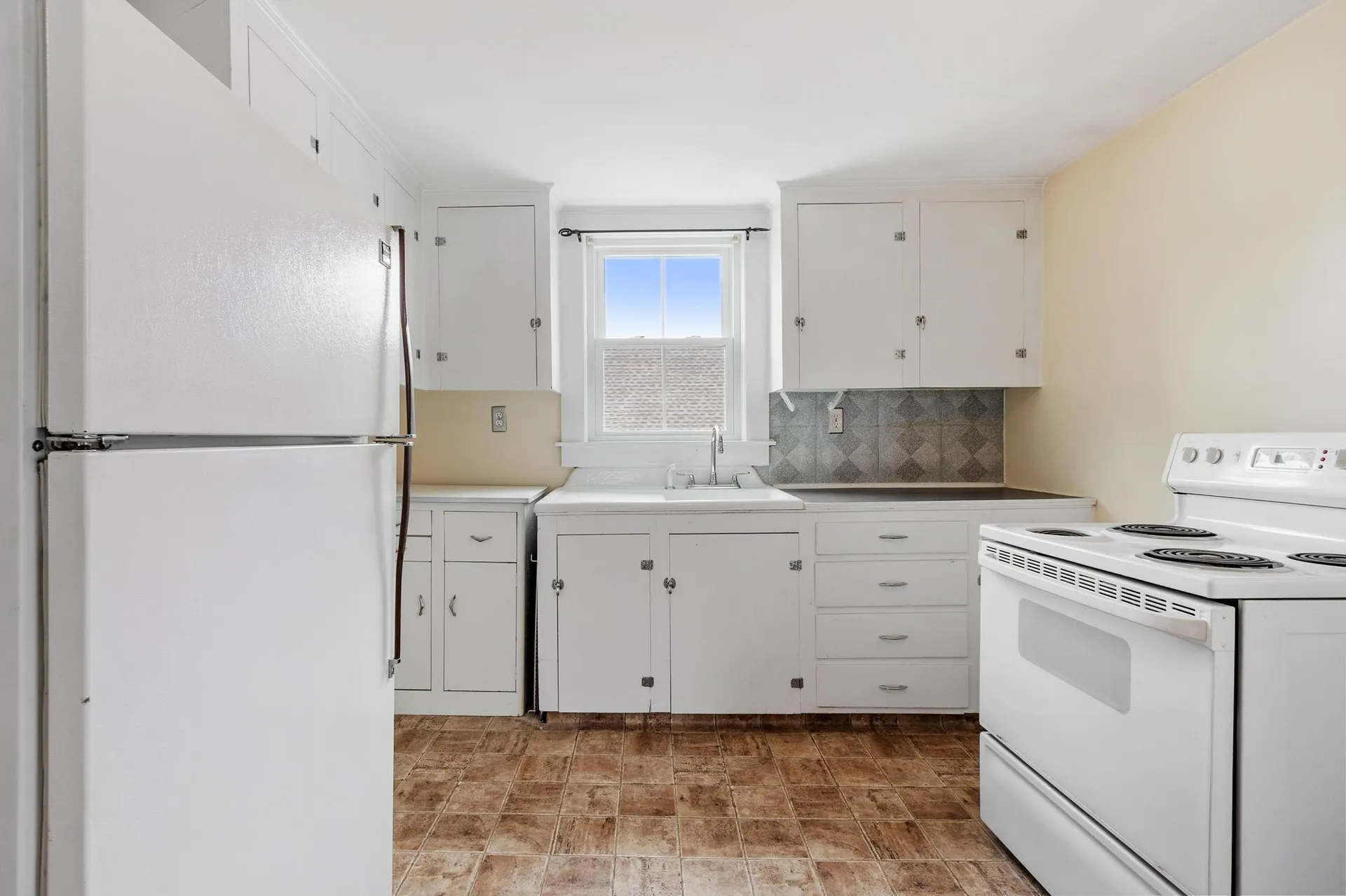 98 Vine Street Nashua NH 03060