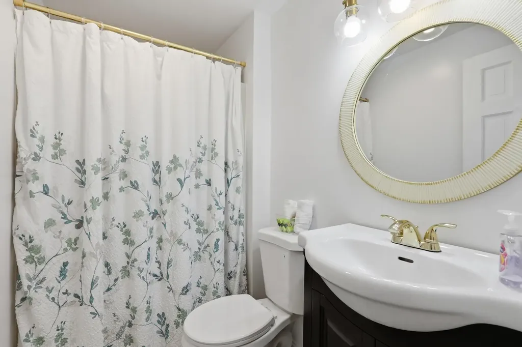 49 Stacey Circle Windham NH 03087