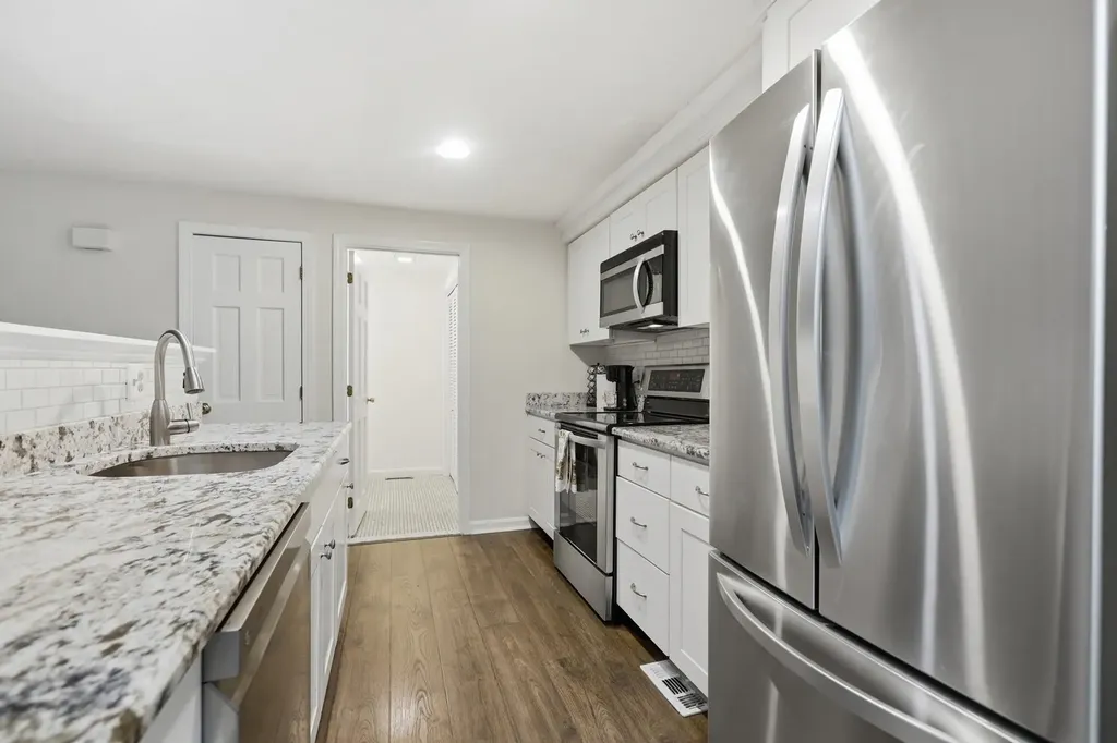 49 Stacey Circle Windham NH 03087