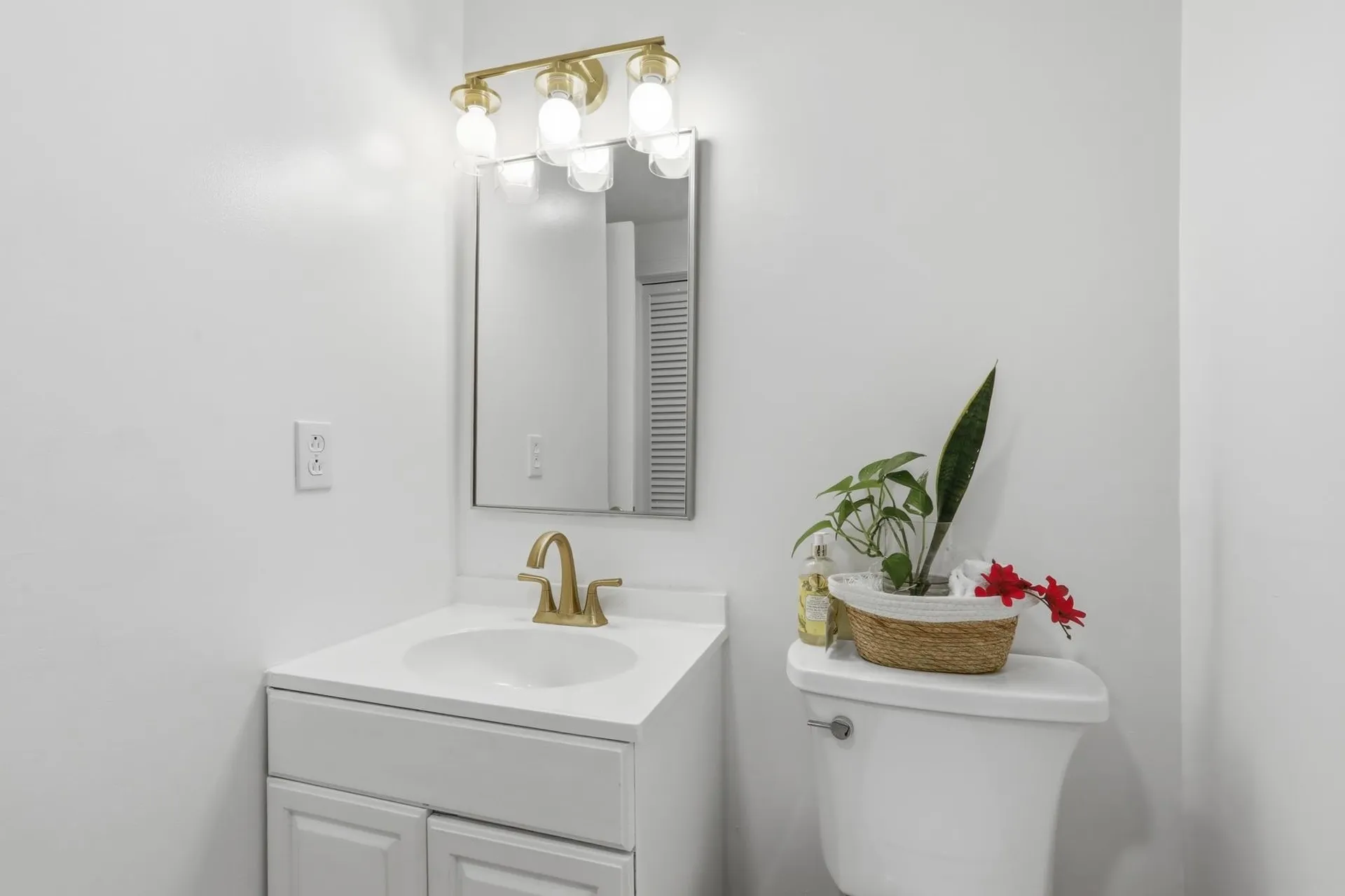 49 Stacey Circle Windham NH 03087