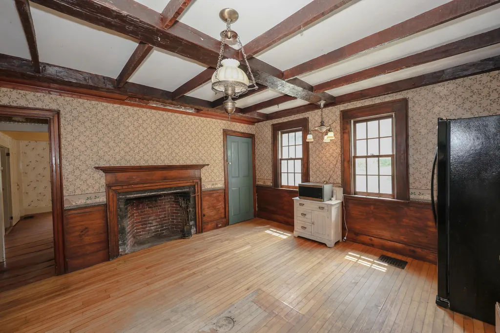 443 Centre Street Sullivan NH 03445