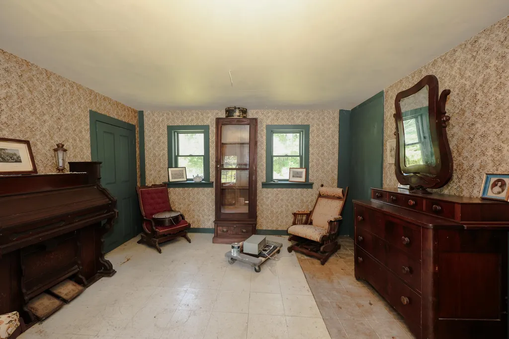 443 Centre Street Sullivan NH 03445