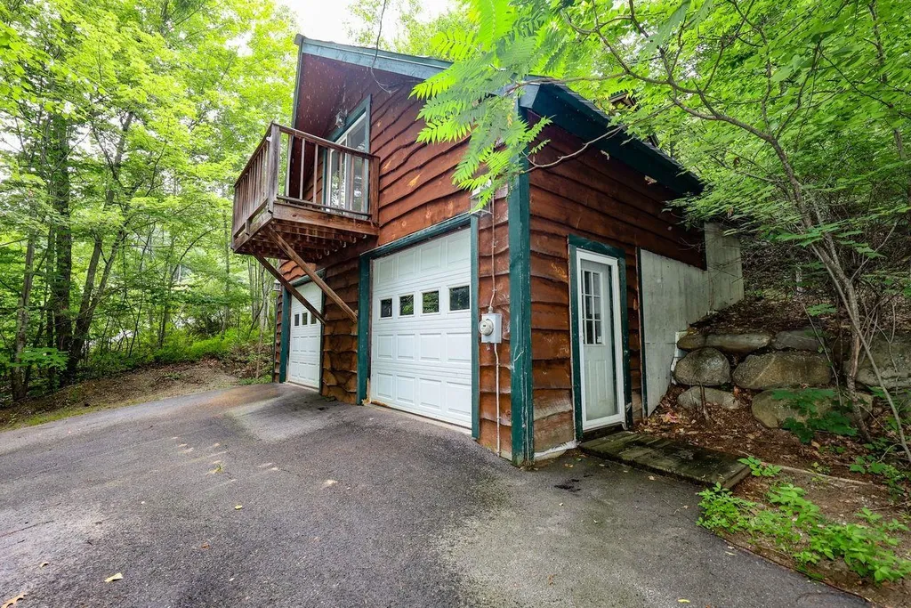 54 Chrisden Drive Bridgewater NH 03222