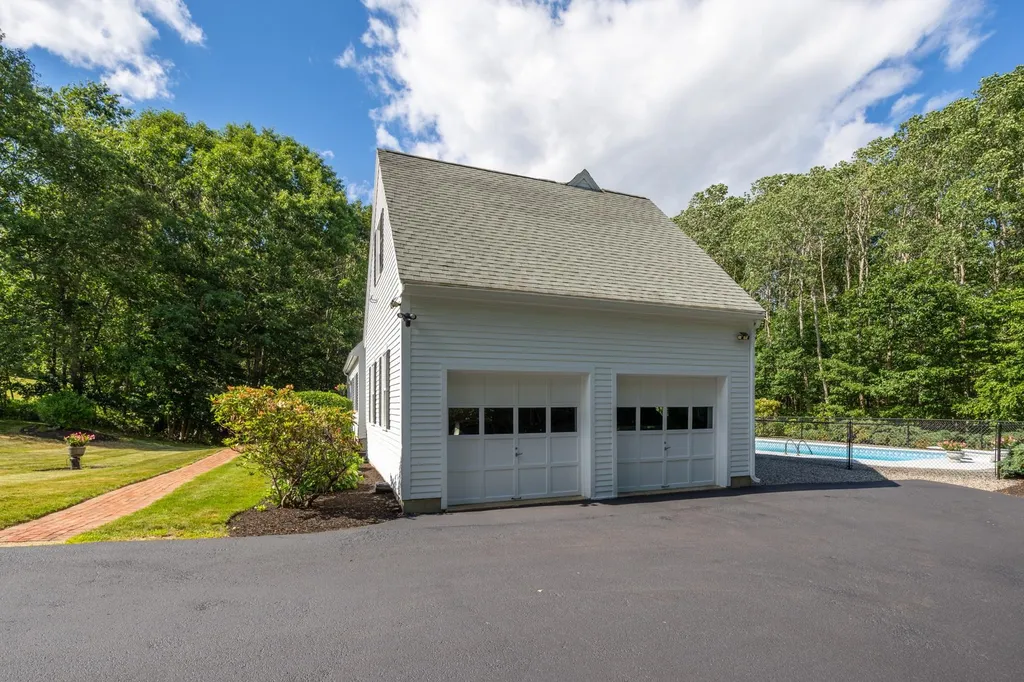 7 Bartlett Road Stratham NH 03885