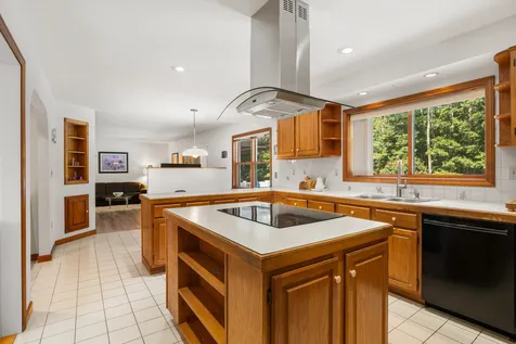 7 Bartlett Road Stratham NH 03885